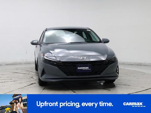 Gray 2022 Hyundai ELANTRA SE