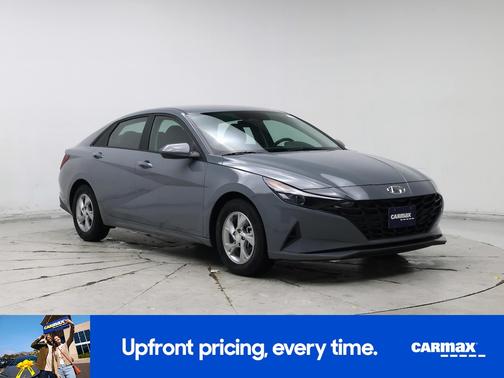 Gray 2022 Hyundai ELANTRA SE