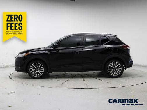Black 2023 Nissan Kicks SV