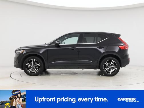 2025 Volvo XC40 B5 Core Bright Theme