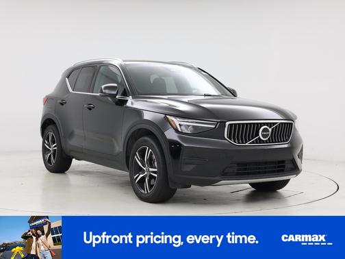 2025 Volvo XC40 B5 Core Bright Theme