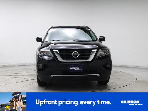 Black 2017 Nissan Pathfinder SL