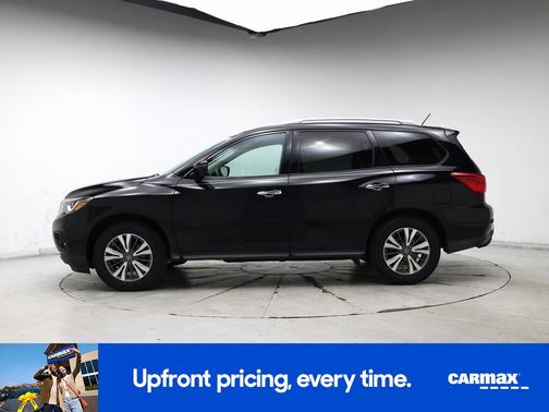 Black 2017 Nissan Pathfinder SL
