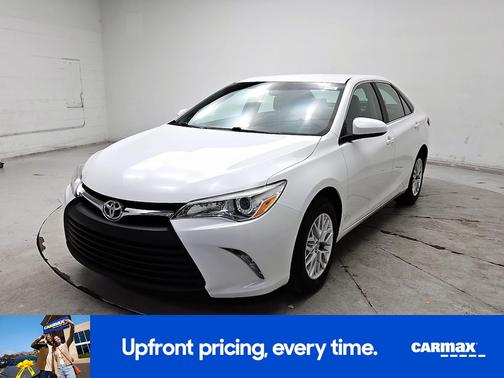 White 2016 Toyota Camry LE