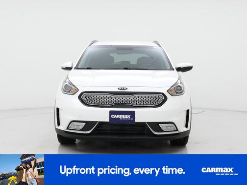 White 2017 Kia Niro EX