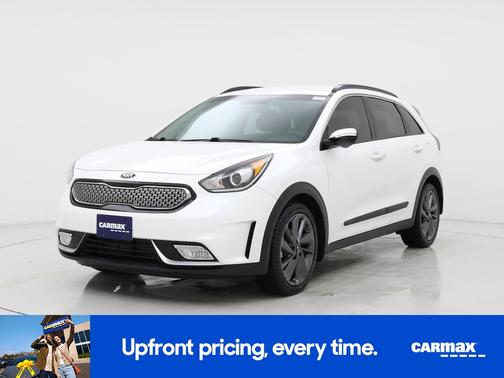 White 2017 Kia Niro EX