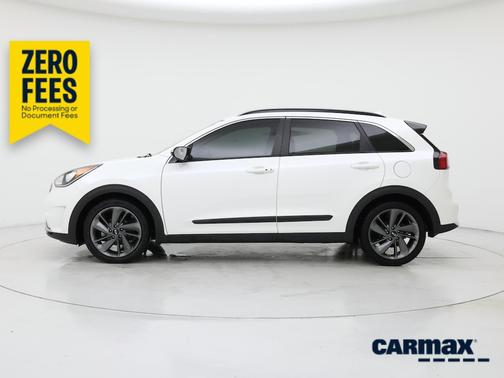 White 2017 Kia Niro EX