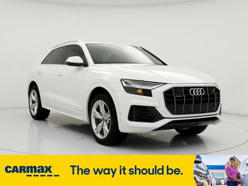 2022 Audi Q8 Premium Plus