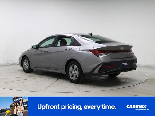 2024 Hyundai ELANTRA SE