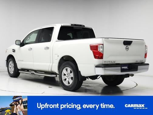 2017 Nissan Titan SV