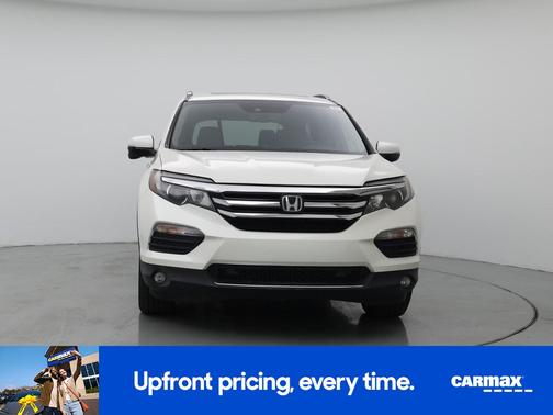 White 2017 Honda Pilot Touring