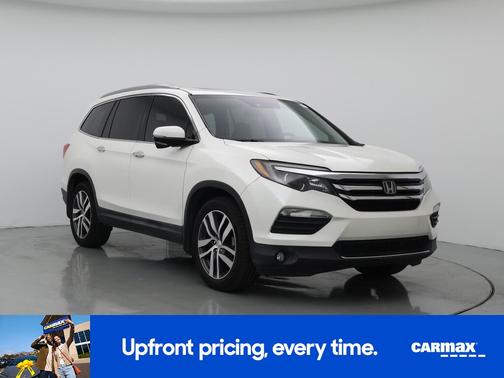 White 2017 Honda Pilot Touring