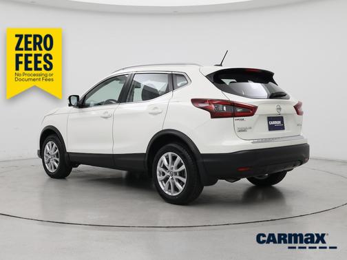 White 2021 Nissan Rogue Sport SV