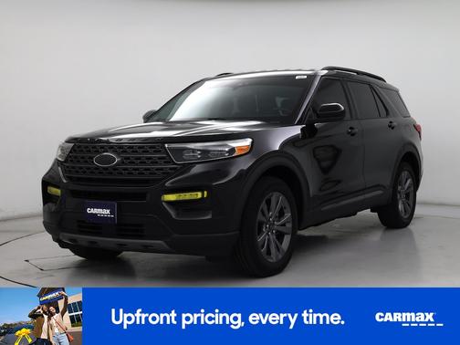 Black 2022 Ford Explorer XLT