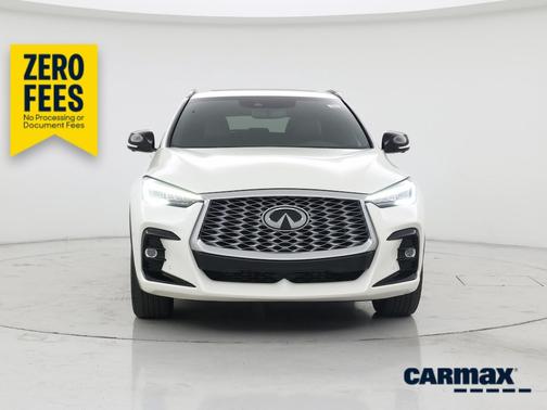 White 2022 INFINITI QX55 Essential
