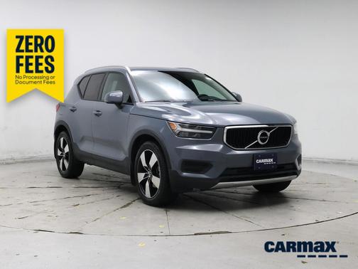 Blue 2020 Volvo XC40 T5 Momentum