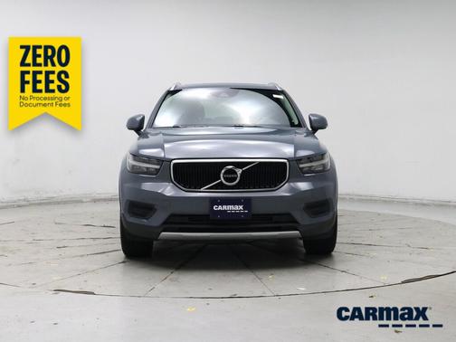 Blue 2020 Volvo XC40 T5 Momentum