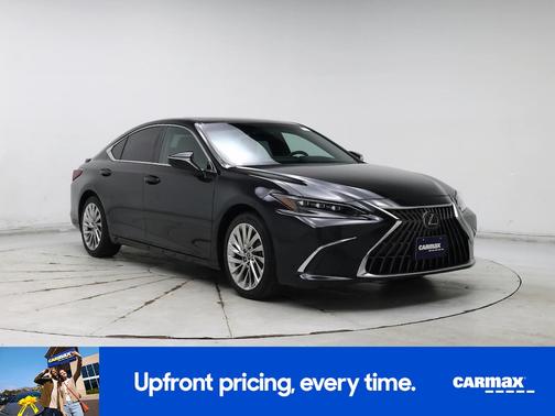Black 2023 Lexus ES 300h Luxury