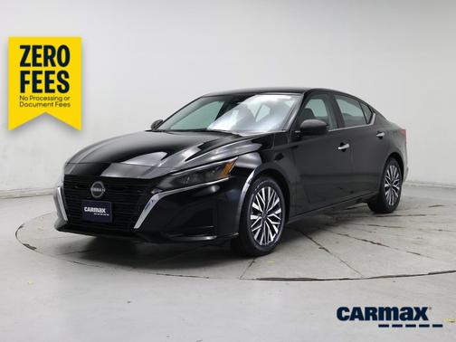 Black 2025 Nissan Altima SV