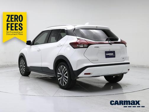 White 2023 Nissan Kicks SV