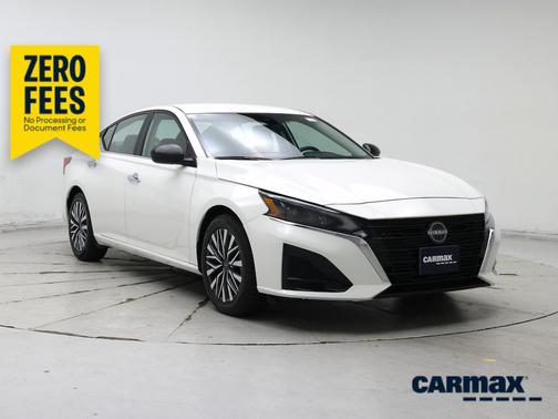 White 2025 Nissan Altima SV