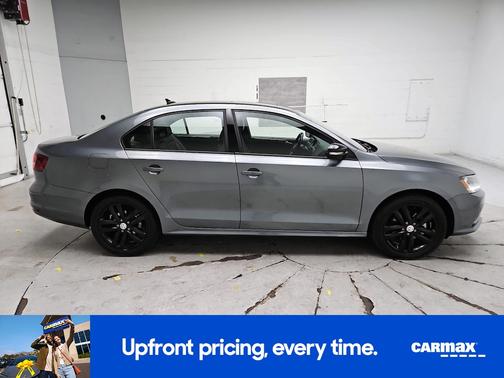 Gray 2018 Volkswagen Jetta SE Sport
