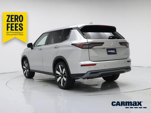 Silver 2025 Mitsubishi Outlander SE