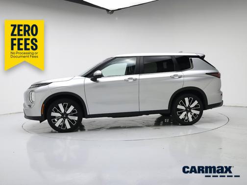Silver 2025 Mitsubishi Outlander SE