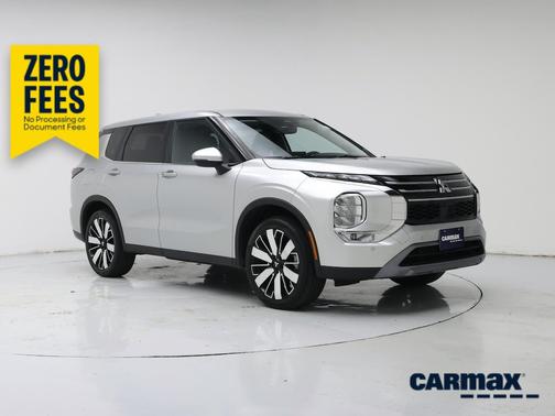 Silver 2025 Mitsubishi Outlander SE