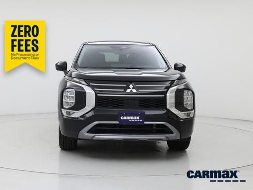 Black 2025 Mitsubishi Outlander SE
