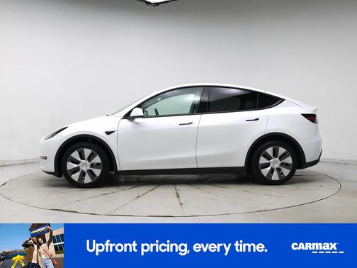 White 2024 Tesla Model Y Long Range