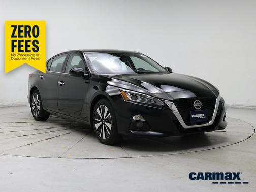 Black 2022 Nissan Altima SL