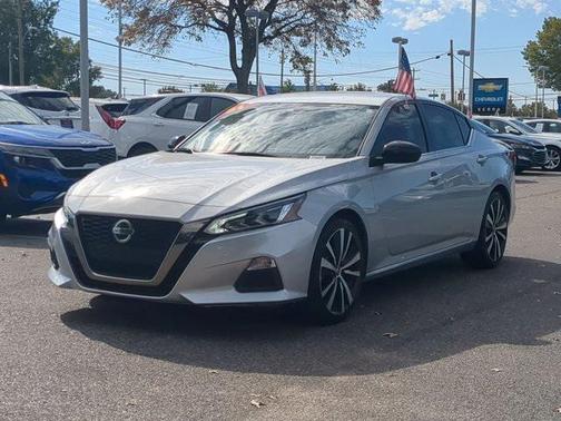 2021 Nissan Altima SR FWD