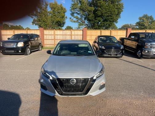 2021 Nissan Altima SR FWD