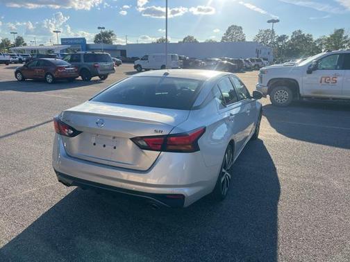 2021 Nissan Altima SR FWD