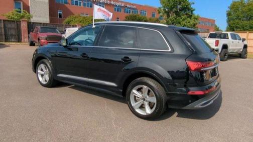 2024 Audi Q7 45 Premium Plus