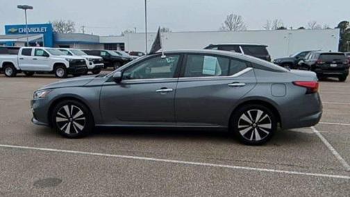 2022 Nissan Altima 2.5 SV