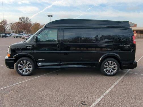 2024 Chevrolet Express 2500 RWD 2500 Regular Wheelbase WT