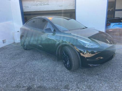 2023 Tesla Model Y Long Range Dual Motor All-Wheel Drive