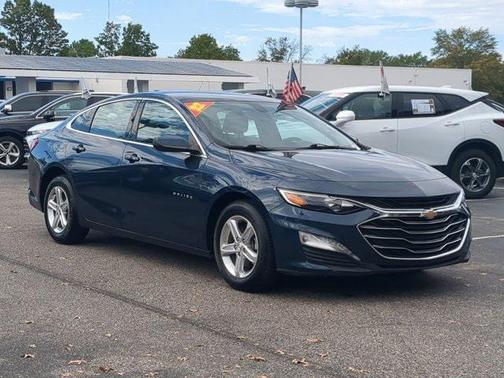 2022 Chevrolet Malibu FWD LT