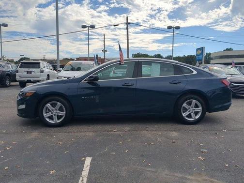 2022 Chevrolet Malibu FWD LT