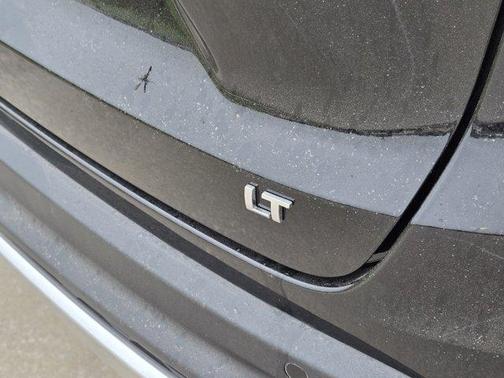 Mosaic Black Metallic 2026 Chevrolet Trax LT