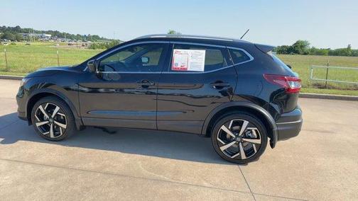 Magnetic Black 2022 Nissan Rogue Sport SL