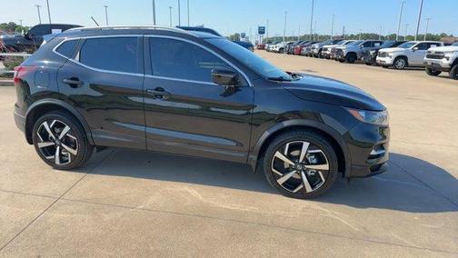 Magnetic Black 2022 Nissan Rogue Sport SL