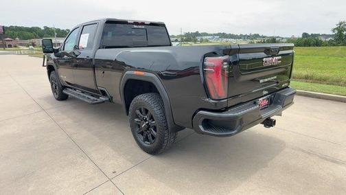 Onyx Black 2024 GMC Sierra 2500 AT4
