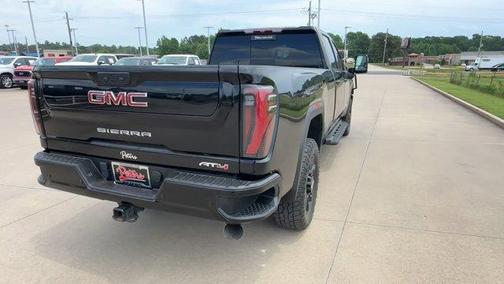 Onyx Black 2024 GMC Sierra 2500 AT4