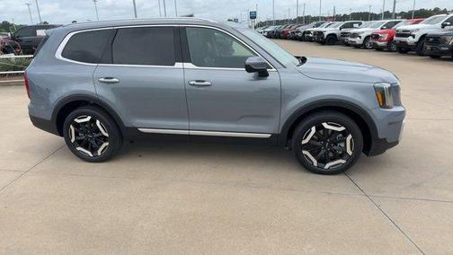 Everlasting Silver 2025 Kia Telluride S