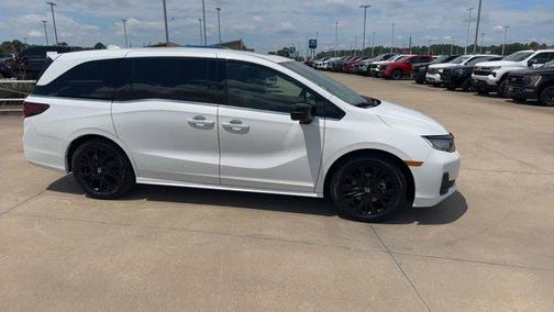 White 2025 Honda Odyssey Sport-L