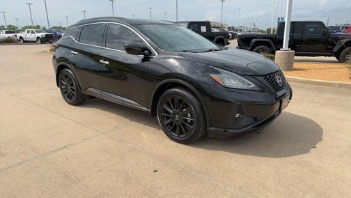 Black 2023 Nissan Murano SV