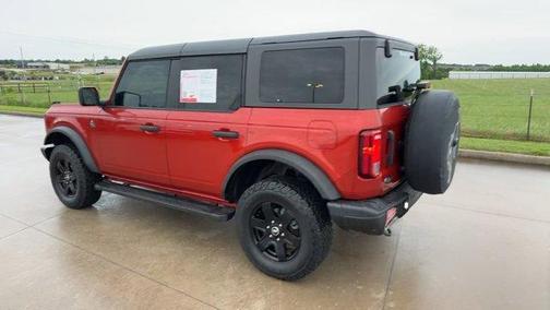Chili Pepper Red 2022 Ford Bronco Black Diamond